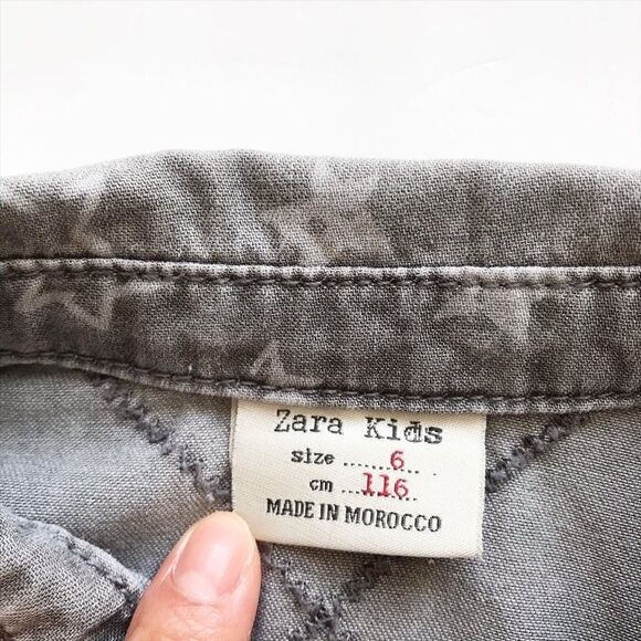 Zara gray star print button down shirt EUC 6Y - Picture 3 of 4